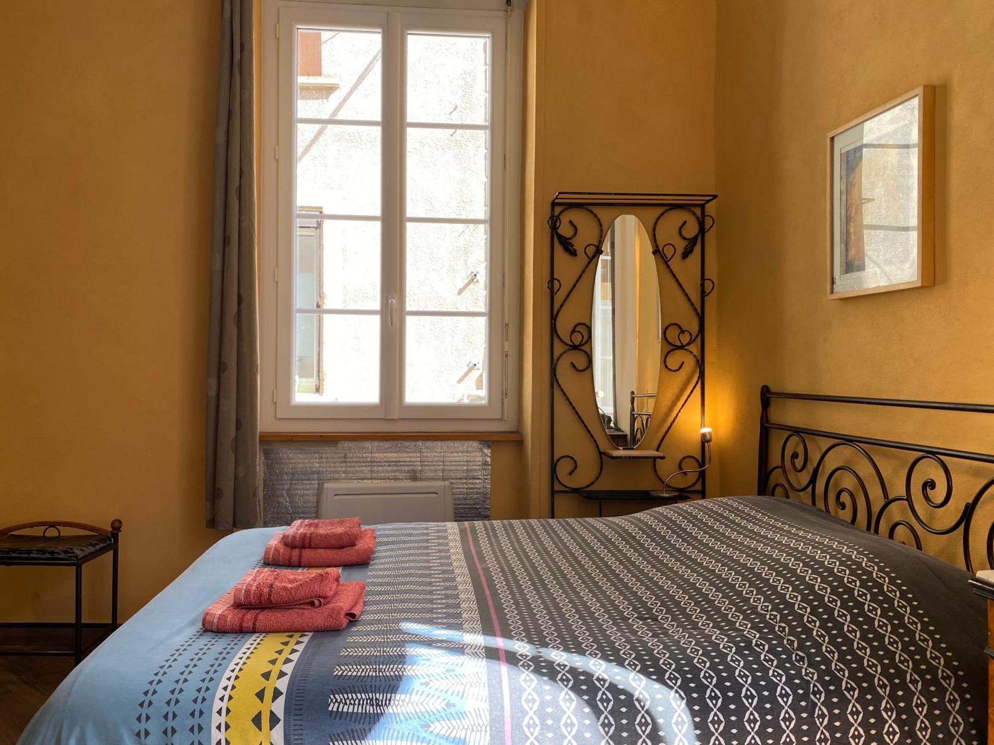 Residence Verdi - Appartements Meubles En Centre Ville Bedarieux Ngoại thất bức ảnh