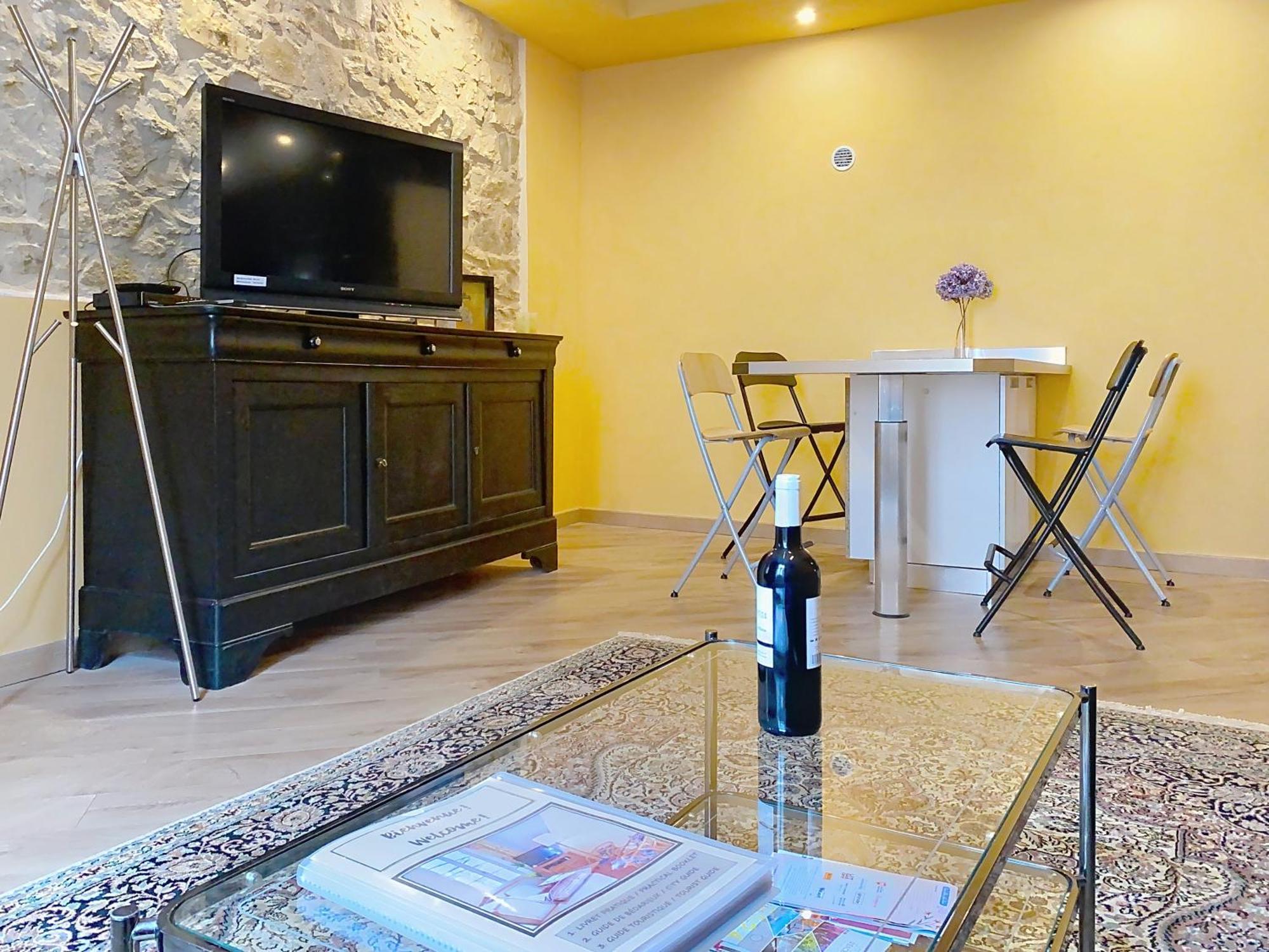 Residence Verdi - Appartements Meubles En Centre Ville Bedarieux Ngoại thất bức ảnh