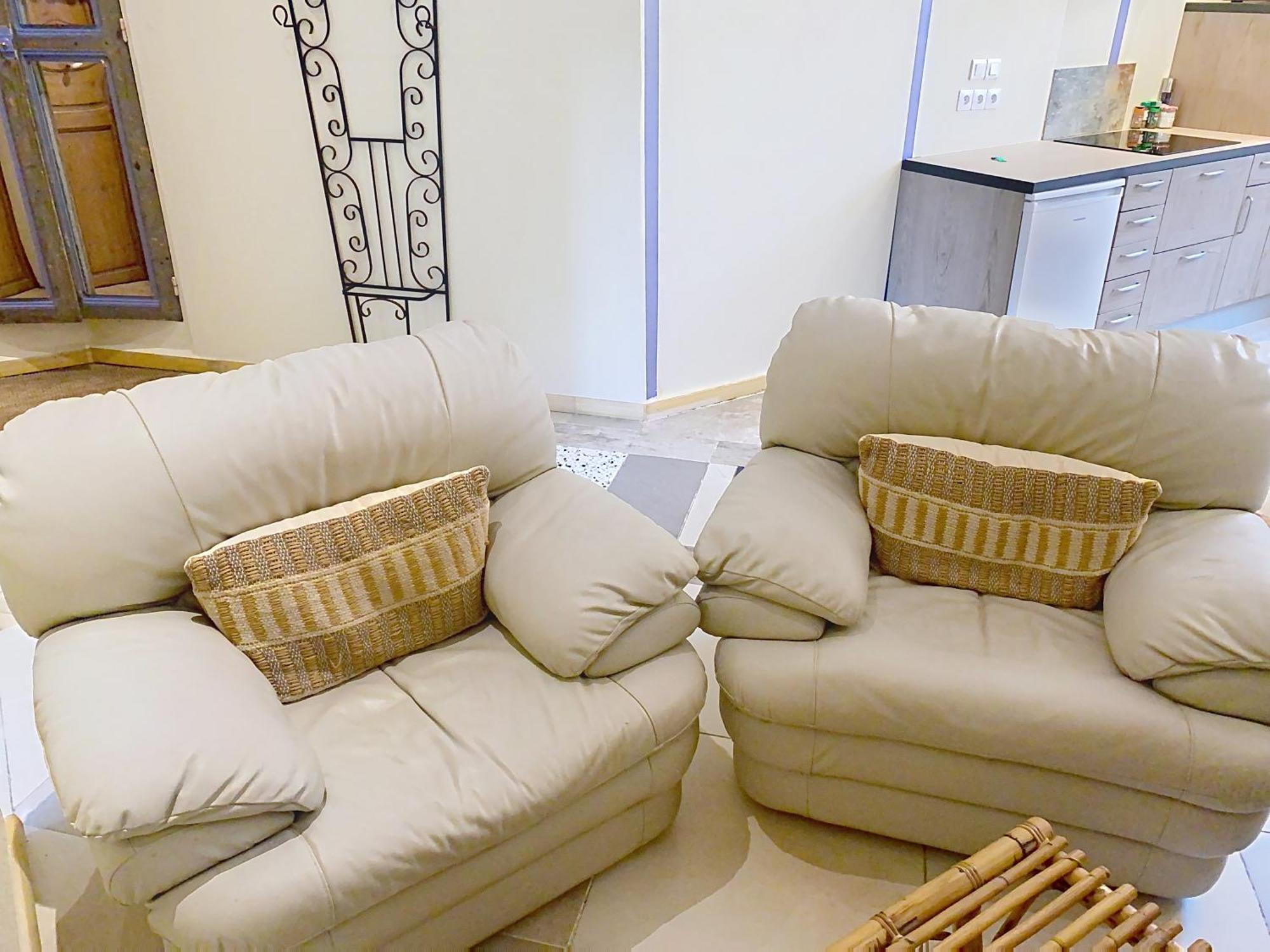 Residence Verdi - Appartements Meubles En Centre Ville Bedarieux Ngoại thất bức ảnh